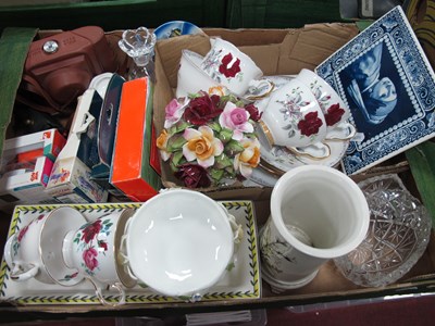 Lot 1100 - Royal Albert 'Old Country Roses' Posy, Royal...