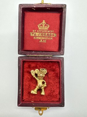 Lot 156 - A Novelty Vintage 9ct Gold Walt Disney...