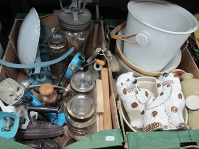 Lot 1093 - Kitchenalia 'Magic Marmalade Cutter' Spong &...