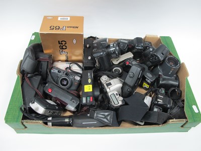 Lot 1010 - Cameras: A Large Quantity of Modern Electronic...