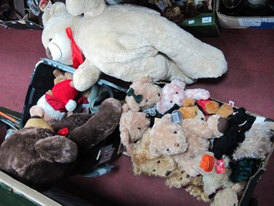 Lot 1124 - A Quantity Of Teddy Bears / Soft Toys. To...