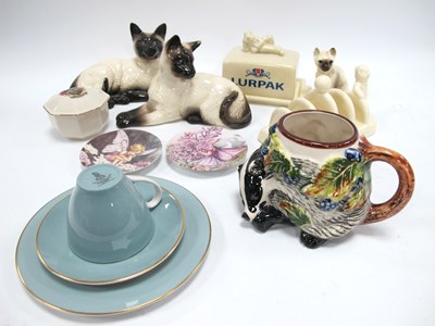 Lot 1205 - Beswick pair of seated cats, Royal Doulton...