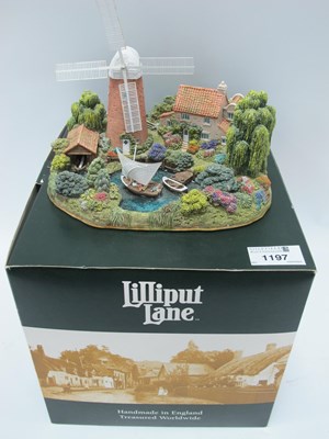 Lot 1197 - Lilliput Lane 'The Wind and the Willows'...
