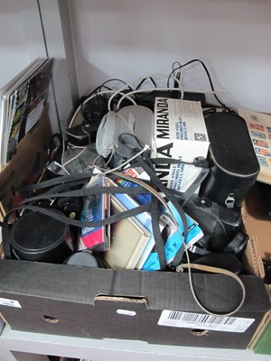 Lot 1025 - Cameras - A quantity of film cameras to...