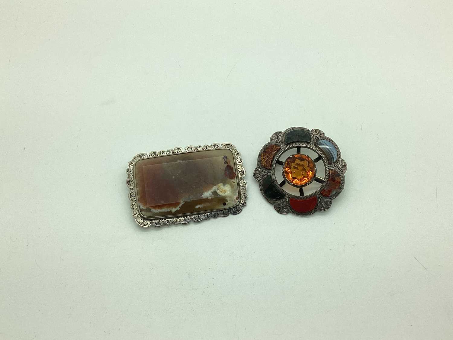 Lot 160 - A Victorian Polished Hardsrone Inset Circlet...