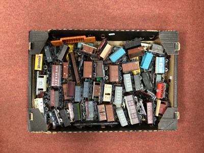 Lot 434 - Approximately eighty-five 00 gauge wagons by...
