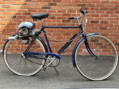 Lot 1492 - 1970's Raleigh Wayfarer bicycle in blue with...