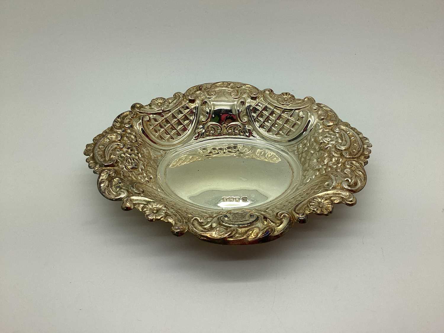 Lot 87 - A Decorative Hallmarked Silver Trinket Dish,...