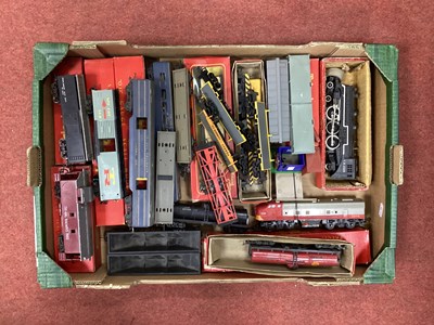 Lot 444 - A quantity of Triang 00 gauge Transcontinental...