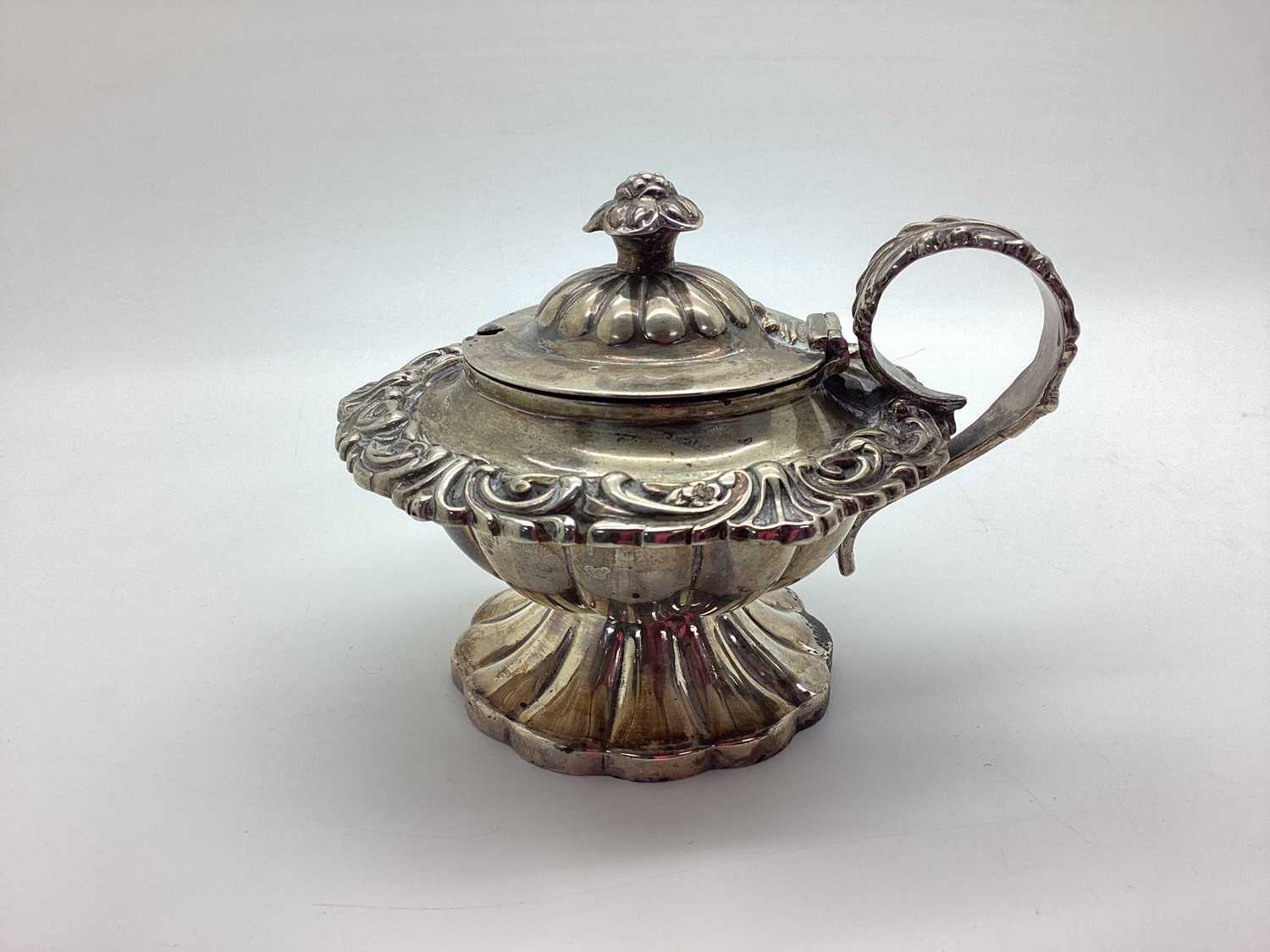 Lot 92 - A Decorative William IV Hallmarked Silver...