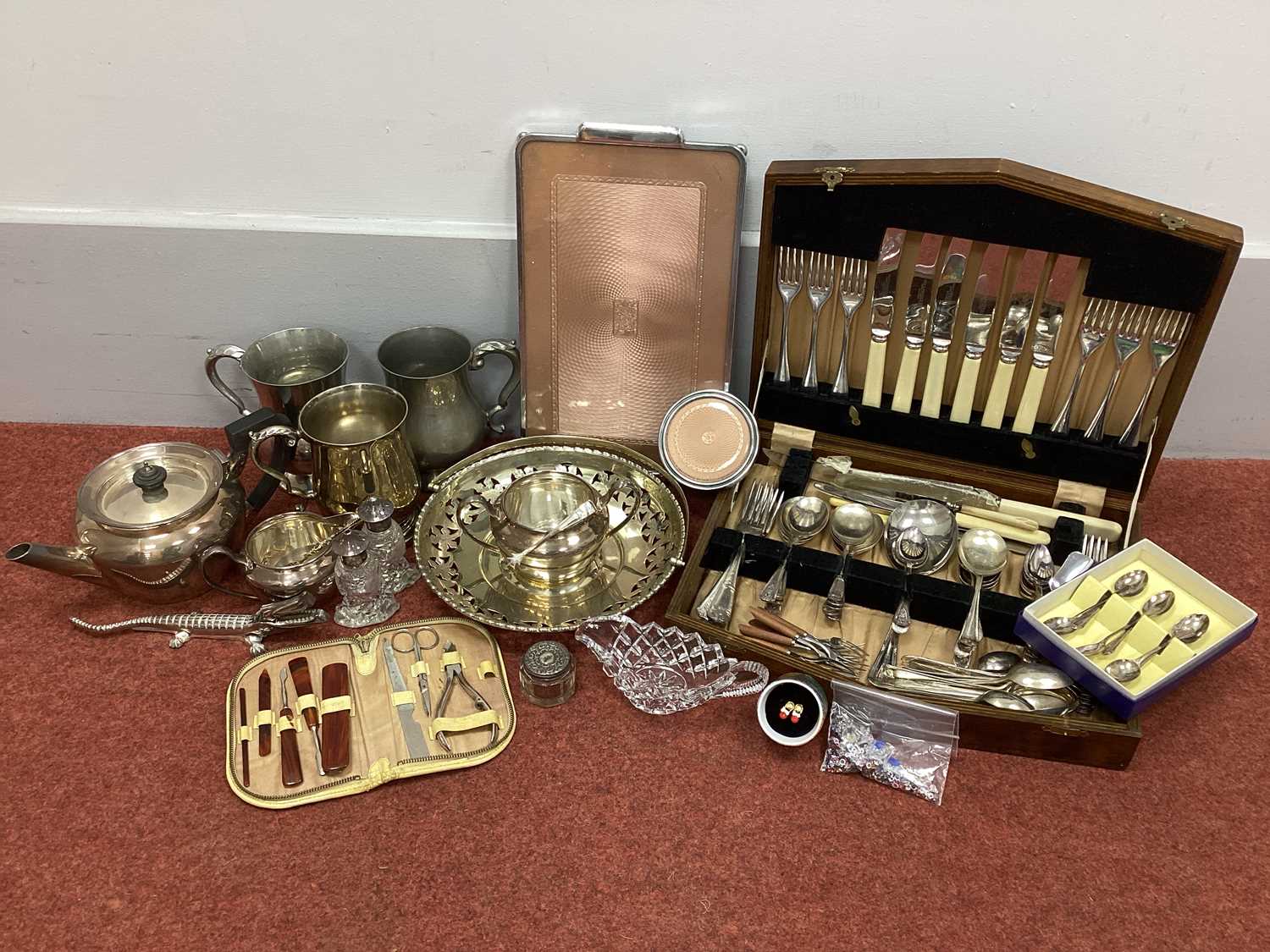 Lot 30 - Plated Ware, including set of six hallmarked...