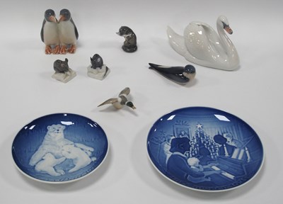 Lot 1214 - Royal Copenhagen Twin Penguins '1100', 9.5cm...