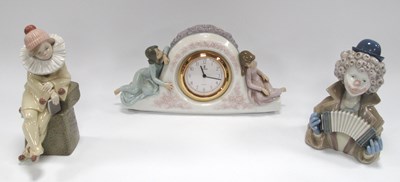 Lot 1231 - Lladro Mantle Clock '5776', 31cm wide. Clowns '...