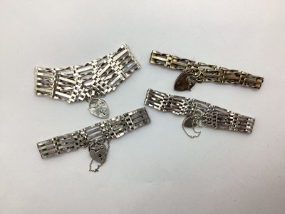 Lot 223 - A Vintage Hallmarked Silver Graduated Bracelet,...