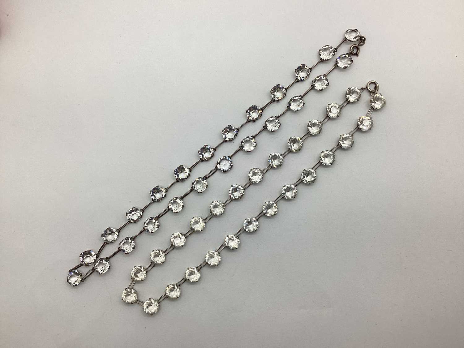 Lot 147 - An Art Deco Riviera Necklace, claw set,...