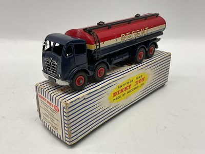 Lot 895 - Original Dinky Toys No 942 Foden 14 Ton Tanker,...