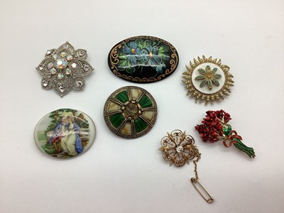 Lot 120 - An Edwardian Style Openwork Brooch, of scroll...