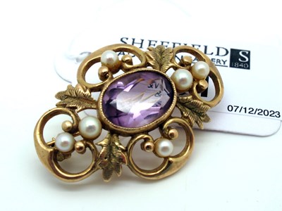 Lot 91 - A 9ct Gold Amethyst and Pearl Set Brooch, of...