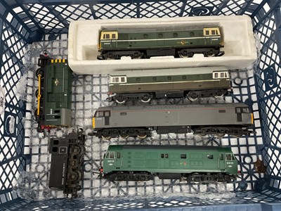Lot 562 - Six 00 gauge diesel locomotives: a Lima Class...