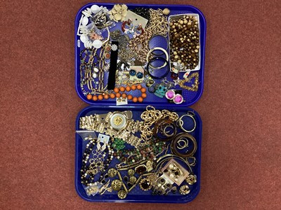 Lot 19 - A Collection of Modern Costume Jewellery, to...