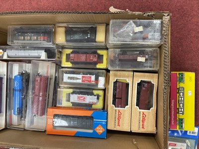 Lot 373 - Approximately Seventy 'HO' Gauge Continental...