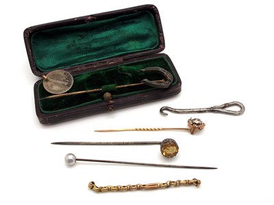 Lot 92 - A Vintage Horseshoe Stickpin, stamped...