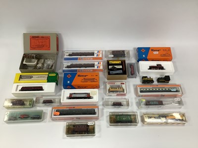 Lot 494 - Ten 'N' Gauge/2mm Continental Outline...