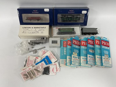 Lot 626 - A quantity of 009 narrow gauge items including:...