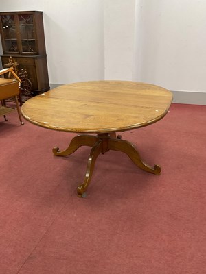 Lot 1683 - Oak Pedestal Table turned pedestal on four...