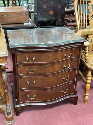 Lot 1636 - XX Century Mahogany Serpentine Shaped Chest of...