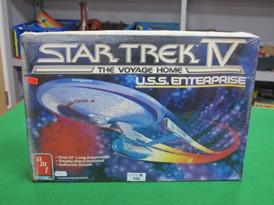 Lot 542 - A Boxed AMT/Ertl #6693-10DO plastic model kit...