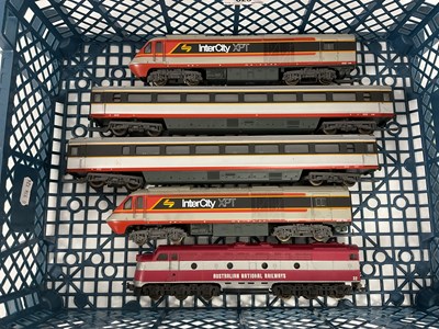 Lot 623 - A Lima 'OO' Gauge Australian "XPT" Train...