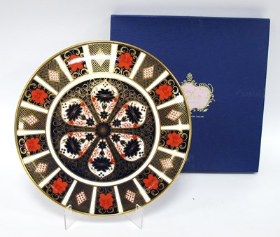 Lot 1218 - Royal Crown Derby 1128 Imari Pattern Cake...
