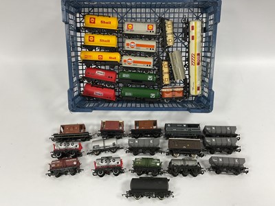 Lot 831 - Thirty 'OO' Gauge/4mm Unboxed Four Wheel Items...
