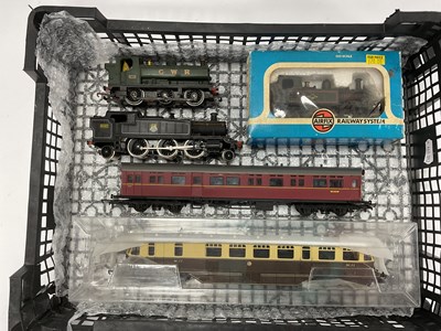 Lot 237 - A Lima 00 gauge GWR diesel railcar, with three...