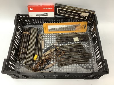 Lot 110 - A quantity of N gauge track including...