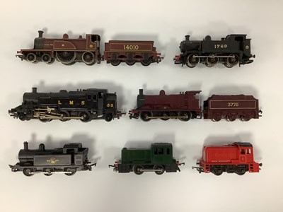 Lot 119 - Seven Triang and Hornby 00 gauge locomotives,...