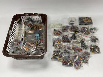 Lot 252 - A Large Number of '00'/'HO' Small Accessories,...