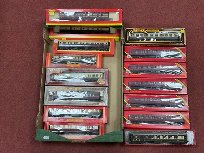 Lot 13 - Fifteen boxed 00 gauge coaches by Hornby,...