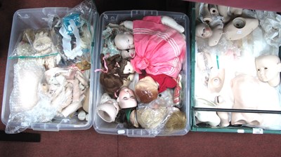 Lot 1491 - Large quantity of antique and vintage dolls,...