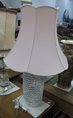 Lot 1276 - A vintage Chinese style porcelain table lamp,...