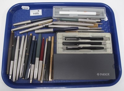 Lot 1433 - A large collection of mainly loose Parker pens...