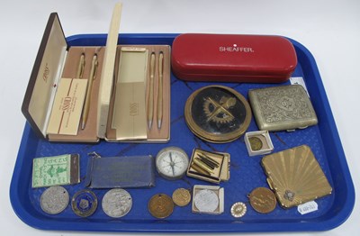 Lot 1431 - Festival of Britain and Stratton Compacts,...