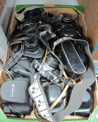 Lot 1169 - A quantity of 35mm SLR film cameras to include...