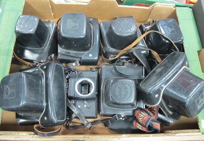 Lot 1194 - A collection of 35mmm SLR film cameras to...