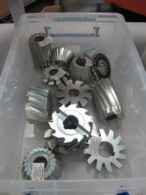 Lot 1005 - Collection Of Thirteen Milling Cutters.
