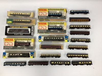 Lot 107 - Approximately twenty N gauge British coaches,...