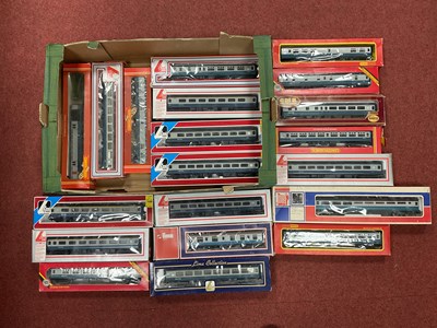 Lot 5 - Twenty boxed 00 gauge blue-grey coaches by...