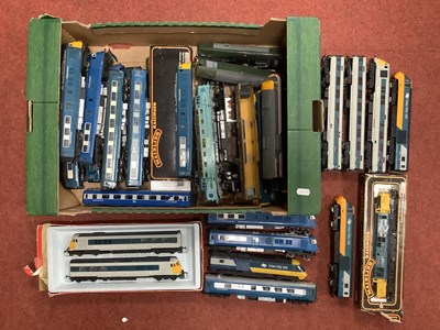 Lot 482 - Approximately Thirty 'OO' Gauge/4mm Items of...