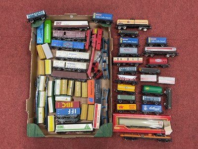 Lot 26 - Approximately thirty modern image 00 wagons by...